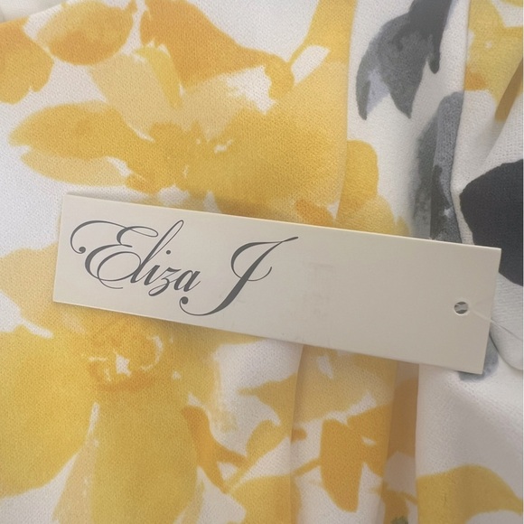 Eliza J | Yellow Floral Fit & Flare Dress | 8P - Picture 8 of 11